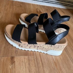 Black/brown platform sandals